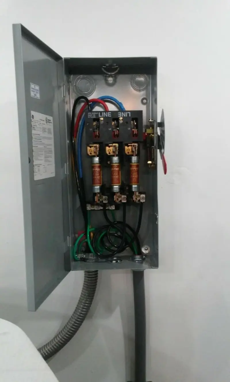 Three-phase disconnect switch installed for Smoke Detector Installation in Santa Paula